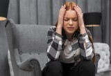 - Ты бы свою мать у черта на рогах поселила, - муж хочет купить пьющей свекрови комнату в нашей коммуналке