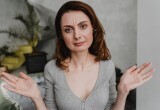 - Бабушку - в дом престарелых, тогда легче будет жить, - брат третью квартиру купил, а бабушке и маме не помогает