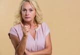 - Ты позволила обидеть пожилого человека, - говорит мне сестра, а я горжусь невесткой, давшей отпор моей маме