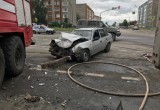 В Череповце водитель гружённого кирпичом «МАЗа» взял на таран «Нексию»