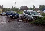 В ДТП двух внедорожников в Череповце пострадал водитель и две пассажирки