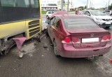 В Череповце девушка на «Хонде» протаранила пассажирский автобус