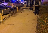 В Череповце лихач на "Киа" сломал светофор и перевернулся (фото)