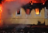 В Нюксенском районе во время пожара заживо сгорели два человека