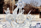 Космическая ледяная сказка на площади Молодежи закончилась (ФОТО)