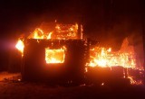 Сильнейший пожар под Череповцом уничтожил двухэтажный дом