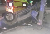В Череповце «Рено Логан» совершил кульбит после аварии, пострадала женщина-водитель (ФОТО)