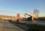 Упавший на российской трассе мост раздавил две машины вместе с водителями