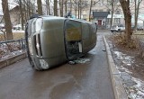 Череповчанин умудрился перевернуть свой автомобиль на ровном месте