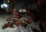 На Комсомольской сгорели хозяйственные постройки