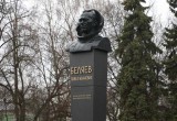 Губернатор Вологодской области возложил цветы к памятнику летчику-космонавту Павлу Беляеву