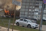 В Череповце сгорел деревянный дом на улице Коммунистов