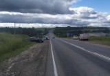Три человека погибли после столкновения трактора с иномаркой на одной из трасс в Вологодской области