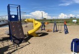 На Зашекснинском пляже Череповца открыли новую детскую площадку