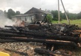 В Вологодской области сгорел гараж сельской администрации вместе с автомобилем