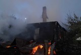 Трое взрослых и ребенок спаслись из горящего дома в Сямженском районе