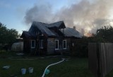 Трое взрослых и ребенок спаслись из горящего дома в Сямженском районе