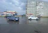 Четыре человека пострадали после столкновения двух иномарок в Зашекснинском районе Череповца
