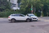 Пенсионер оказался в больнице после столкновения трех автомобилей в Череповце