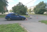 Водитель "Шевроле" сбил юного велосипедиста во дворе одного из домов в Череповце