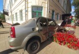 Трех человек увезли в больницу после столкновения иномарок в центре Вытегры