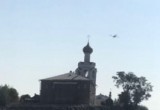 В Вологодской области самолет с пассажирами чуть не врезался в купол церкви