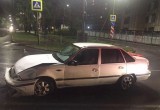 В Череповце на Комсомольской столкнулись две легковушки: есть пострадавшие