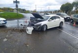 В Череповце две легковушки не поделили дорогу: пострадала женщина