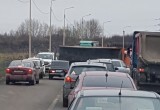 На Северном шоссе Череповца опрокинулся грузовик 