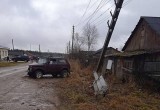 В Вологодской области пьяный водитель "Нивы" врезался в опору ЛЭП