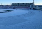 В Череповце начали заливать каток на стадионе "Металлург"