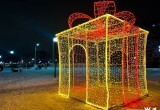 В сквере на Годовикова появился светодиодный "подарок" за 200 тысяч рублей