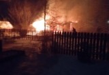 В Шекснинском районе загорелся деревянный дом