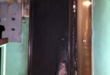 В Череповце неизвестные подожгли дверь в квартире женщины