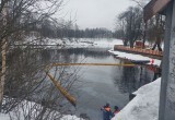 На реке Вытегре пытаются ликвидировать огромное масляное пятно 