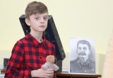 Мемориальная доска в память о погибшем на Украине 18-летнем юноше появилась на одной из вологодских школ