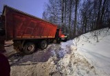 В Вологодской области снегоуборщик вылетел на тротуар и сбил двух женщин