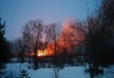 В Вологодской области горит деревообрабатывающее предприятие