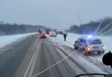 Крупная авария с участием бензовоза, грузовика и легковушки произошла на трассе под Кадниковым