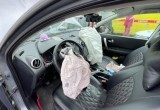 В Зашекснинском районе Череповца "Ниссан" и "Лада" не поделили дорогу: пострадала пассажирка