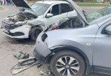 В Зашекснинском районе Череповца "Ниссан" и "Лада" не поделили дорогу: пострадала пассажирка