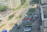 Подробности дорожной аварии в ЗШК: в магазин врезалась 65-летняя автоледи