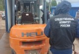 В Вологодской области работника деревообрабатывающего предприятия насмерть задавило многотонным грузом
