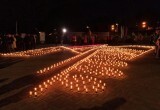В Череповце из 1418 зажженных свечей составили Танк Победы