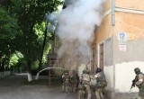 "Террористы" захватили заложников в здании учебного корпуса ЧГУ