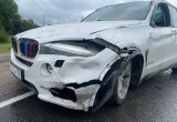На трассе под Вологдой одна иномарка врезалась в другую: в больницу увезли двух мужчин