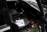 В Вологодской области молодой злоумышленник разграбил автомобиль, оставленный у дороги