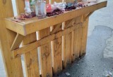 Пьяные вандалы разнесли автобусную остановку в селе Мякса под Череповцом