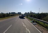 Иномарка врезалась в отбойник и перевернулась на федеральной трассе в Вологодской области