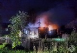 Три человека погибли в двух ночных пожарах в Шекснинском районе